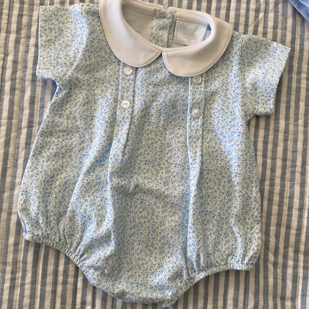 NWT Little English bubble Sz 9 months. Light blue and white floral with buttons.